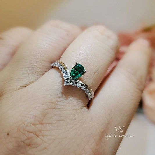 Tiny Teardrop Emerald Ring - Sterling Silver White gold coated Royal Wave Green Gemstone statement Ring 1064