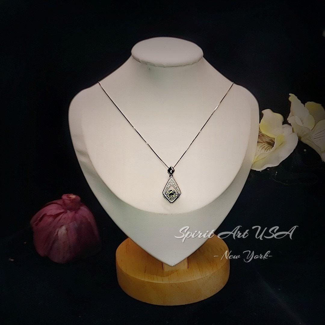 Dynamic Swing Green Peridot Necklace - Round Fund Cut 0.85 Ct - Full Sterling Silver Made with 18KGP #174