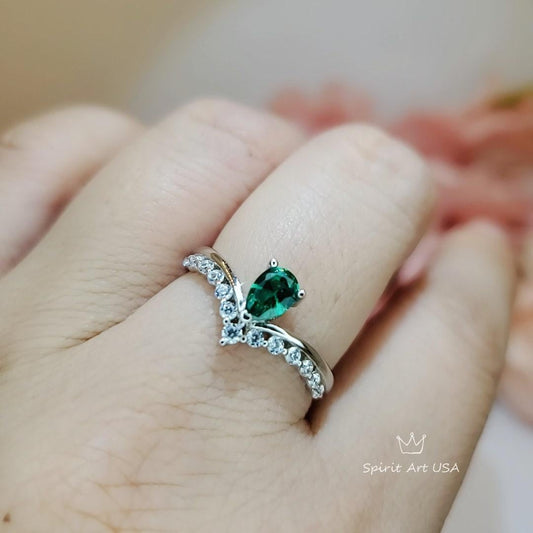 Tiny Teardrop Emerald Ring - Sterling Silver White gold coated Royal Wave Green Gemstone statement Ring 1064