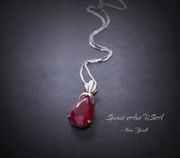 5.5 CT Teardrop Red Ruby Necklace， Diamond Crown Flower Red Ruby Pendant， Sterling Silver White Gold Plated July Birthstone 1029