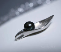 Black Pearl Necklace Sterling Silver - Delicate Datiny Leaf Pendant, Artist Design Style Black Pearl Jewelry 1045