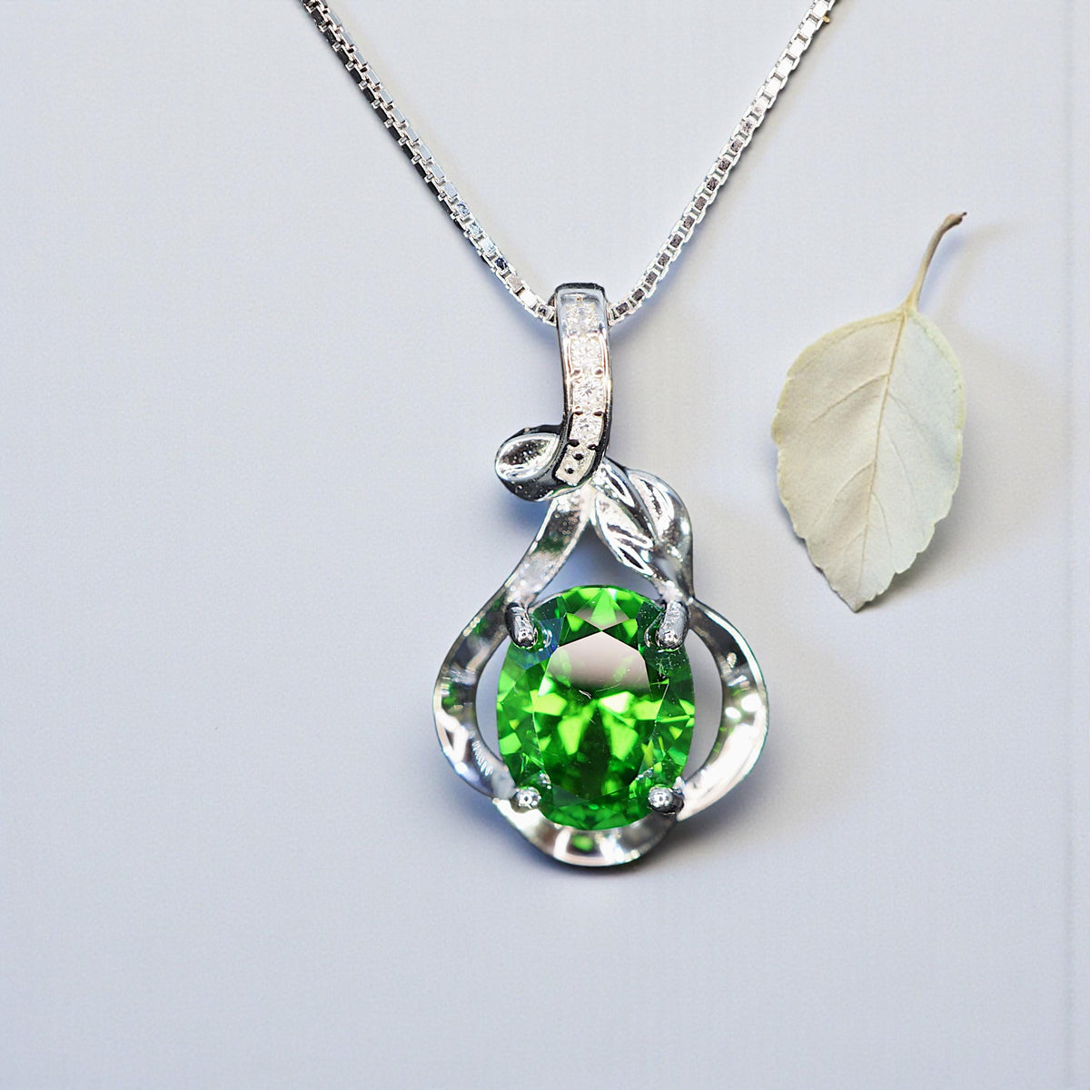 Diopside Necklace • Sterling Silver Green Gemstone Pendant • Vintage Style Flower Birthstone Necklace • Chain 1129