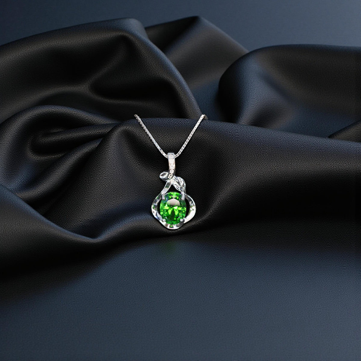 Diopside Necklace • Sterling Silver Green Gemstone Pendant • Vintage Style Flower Birthstone Necklace • Chain 1129
