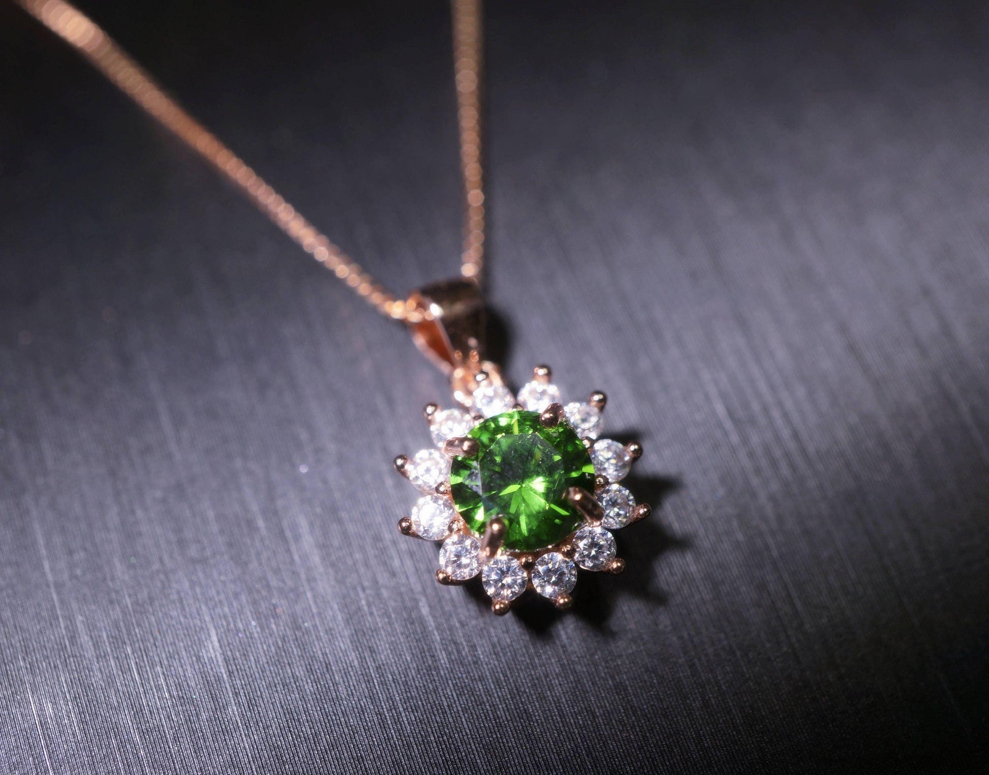 High-Quality Green Diopsid Pendant Rose Gold @ Sterling Silver Tiny Lab Diopsid Sunflower Princess Diana Style Green Gemstone Necklace 1113