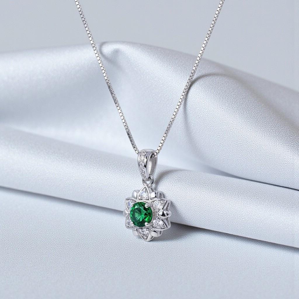 Green Diopside Flower Necklace, 925 Sterling Silver 18k Gold Plated, 5mm Round Gemstone Pendant, Dainty Minimalist Jewelry 1139