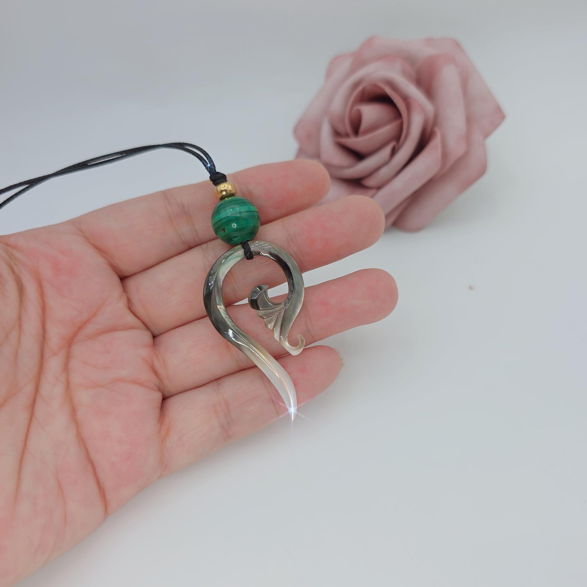 Natural Malachite Necklace Shell Pendant Chunky Gemstone Jewelry for Protection, Spiritual Yoga Birthstone Gift, Adjustable Leather Cord