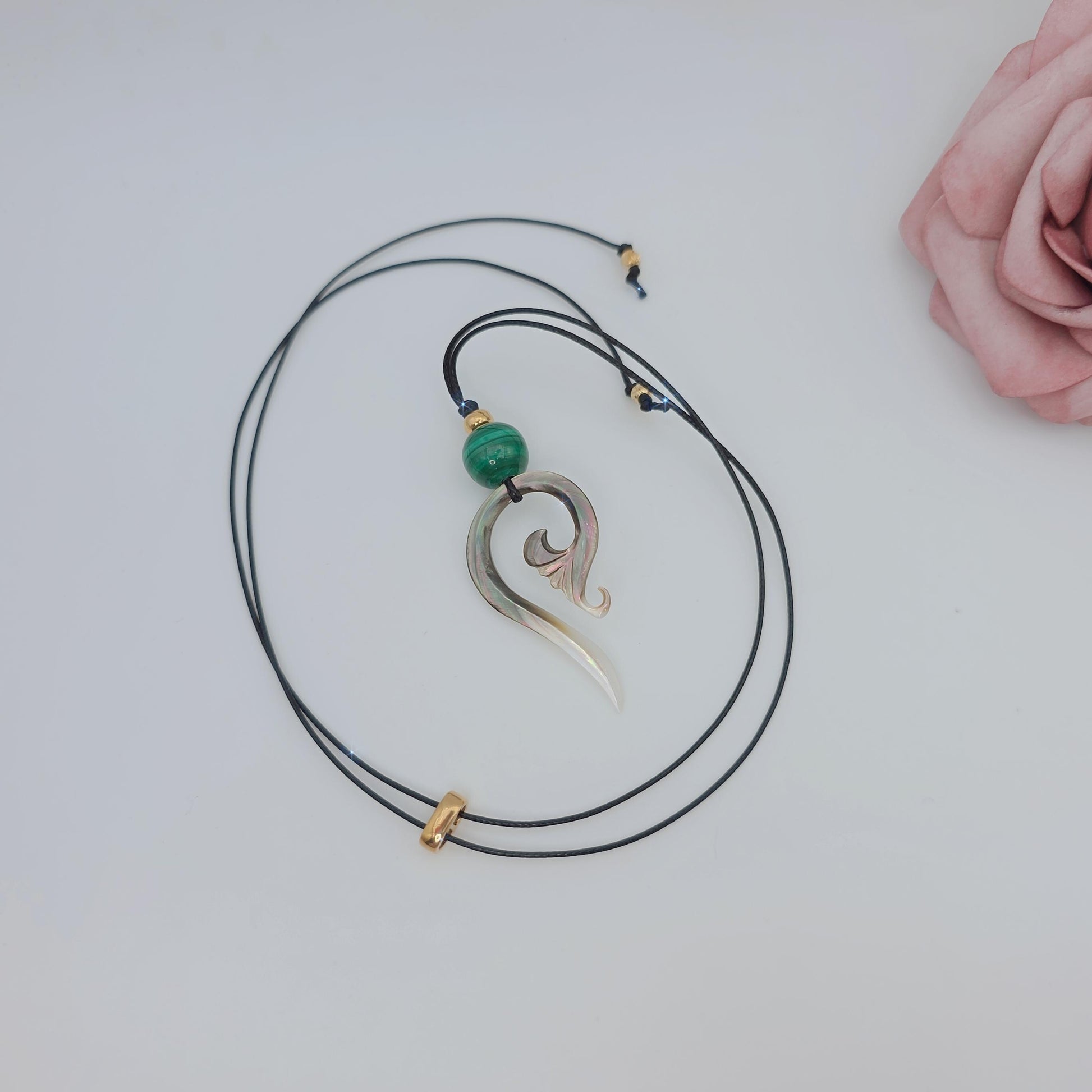 Natural Malachite Necklace Shell Pendant Chunky Gemstone Jewelry for Protection, Spiritual Yoga Birthstone Gift, Adjustable Leather Cord