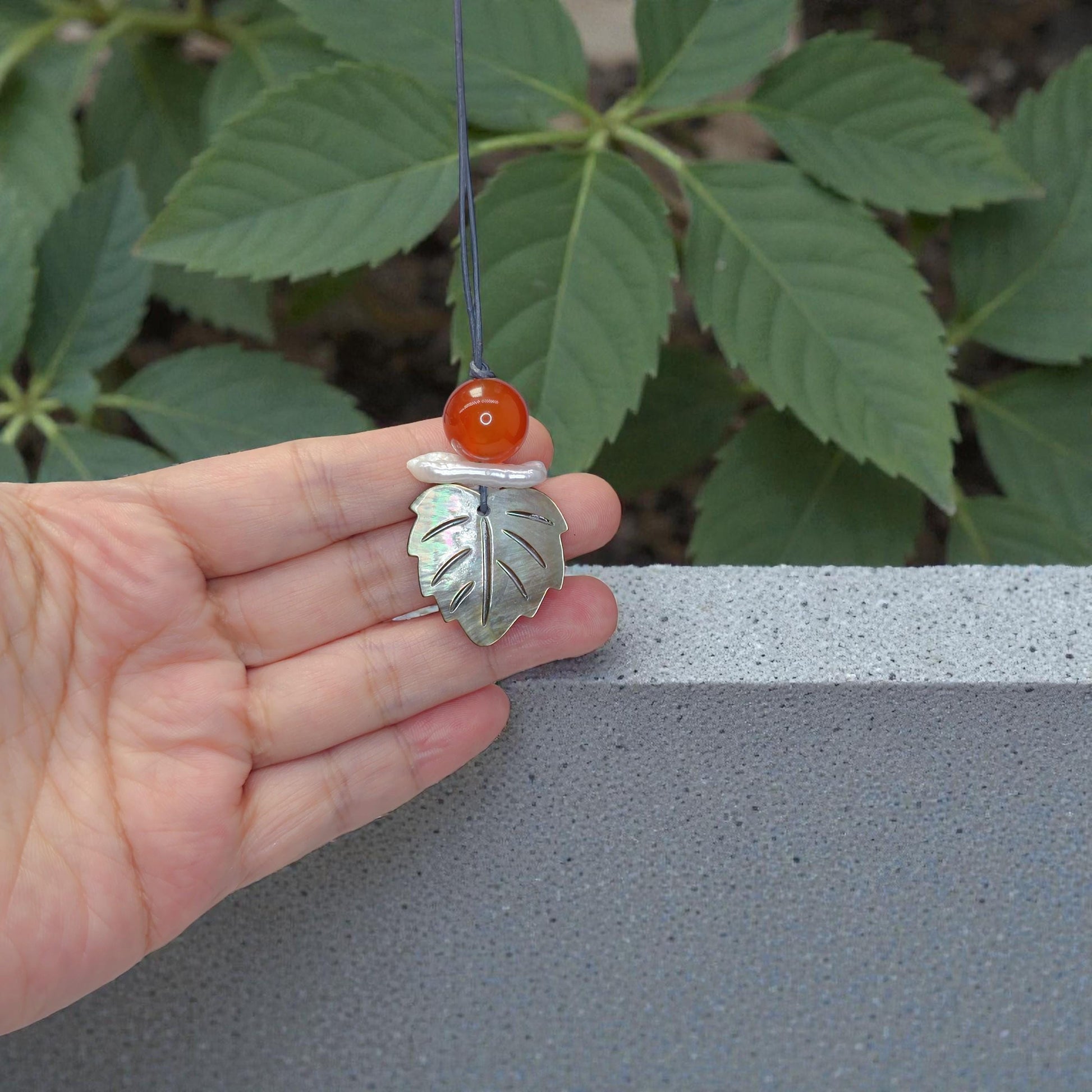 Red Carnelian Pearl Shell Leaf Necklace, Chunky Geometric Jewelry, July Birthstone Gift for Her, Adjustable Leather Cord